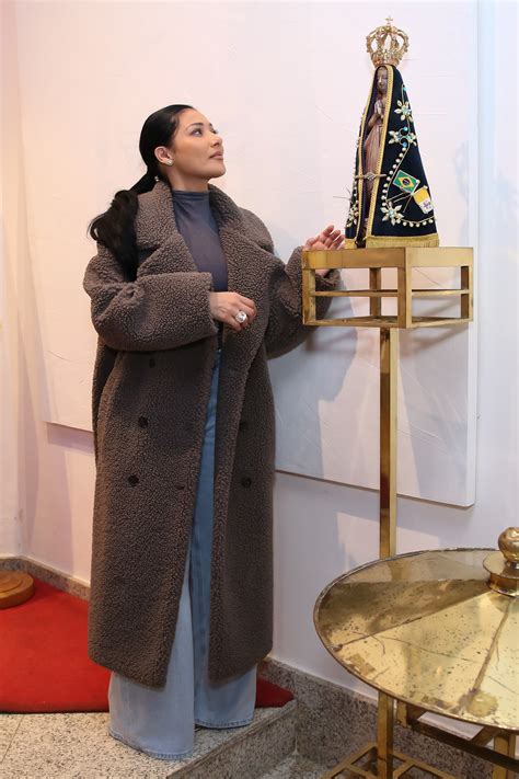 Simaria Usa Look Arrasador Nude E Botas Para Dar A Partida Na Semana