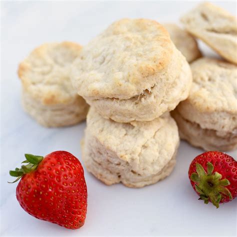 Homemade biscuit recipe with strawberry jam - Make Life Lovely