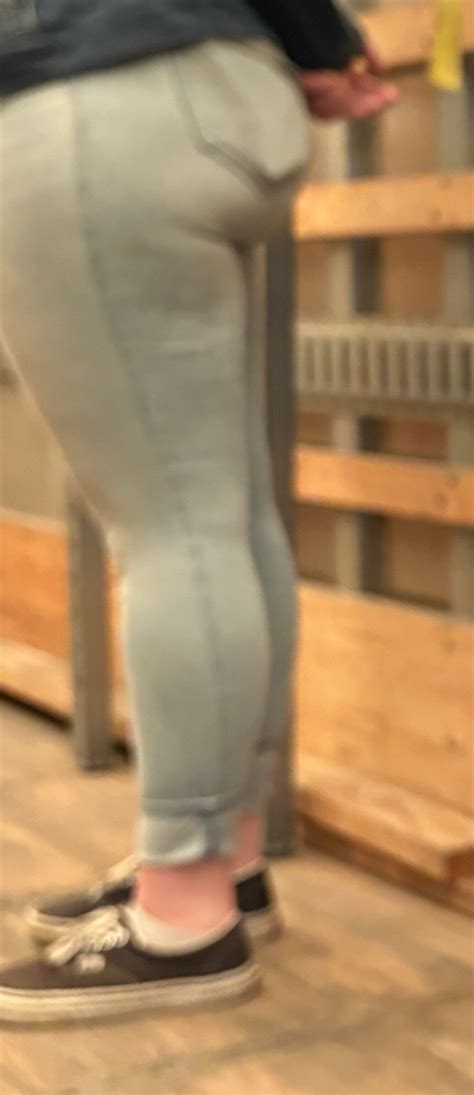Big Ass PAWG Love Her Round Ass And Shape Tight Jeans Forum