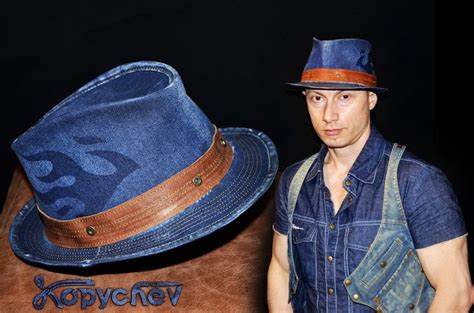 Шляпа джинсовая (унисекс). Выполнена с эффектами потертости, с ...