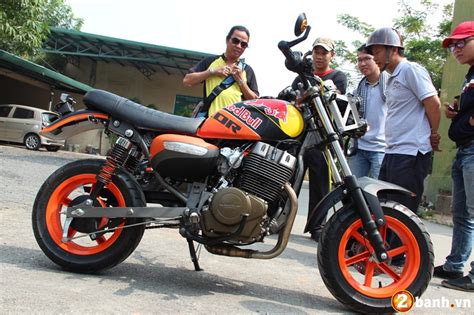 B Ng M T V I Xe V Hot Girl T I Bu I Ra M T H I Qu N Xe V Th Thao Banh Vn