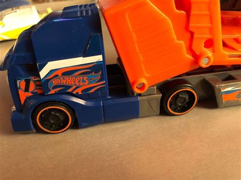 Hot Wheels Lastwagen Autotransporter Gebraucht in Grossaffoltern für CHF 11 mit Lieferung
