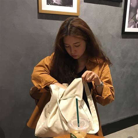 gam màu mùa thu siêu hot trong những bức hình OOTD đợt này bạn cần update ngay kẻo tụt hậu