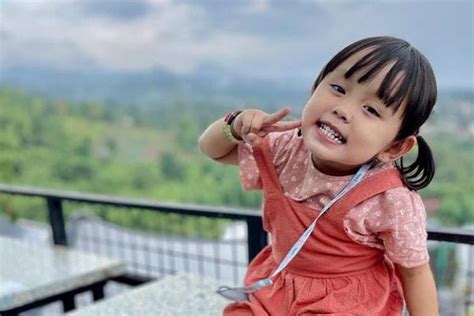 Shabira Alula Selebgram Cilik Yang Ternyata Tidak Punya Teman Mata