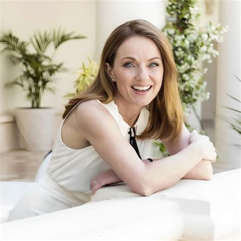 Sao phim Sex and the city có vóc dáng thon gọn ở tuổi mỗi ngày đều làm việc từ sáng sớm