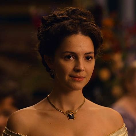 Pin By Channing Jackson On Ella Hunt Instagram Lesbian Dickinson