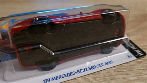 Машинка Базова Hot Wheels 89 Mercedes Benz 560 SEC AMG Modified 1 64 HTB70 Red замовляйте в