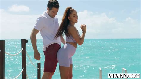 Vixen Fit Babe Vanna Gives Stranger A Naughty Workout Blowjob Blowjob Porn Xhamster