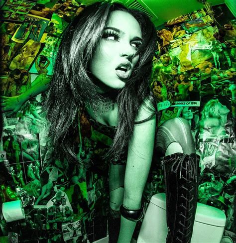 Maggie Lindemann 🖤 In 2022 Maggie Lindemann Photoshoot Maggie