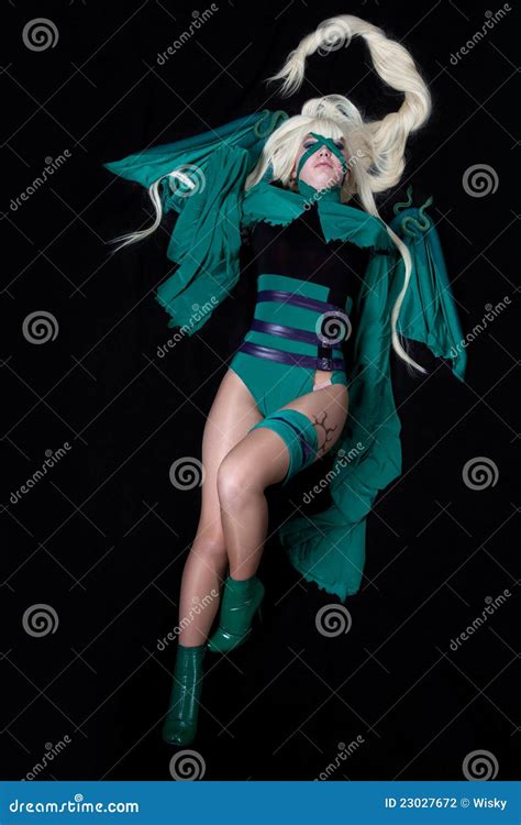 Jeune Fille Blonde Dans Le Costume Cosplay De Dame Blanche Verte Photo Stock Image Du Monstre