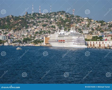 Port Of Manzanillo Editorial Image Image Of Mountains 65575435