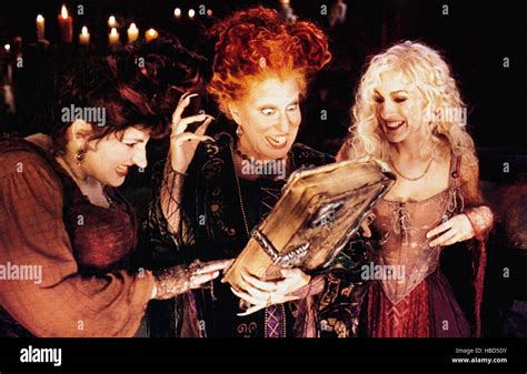 Hocus Pocus From Left Kathy Najimy Bette Midler Sarah Jessica