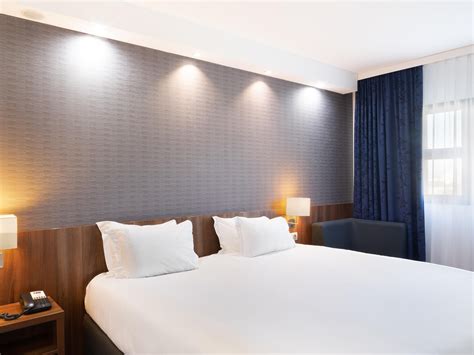 Holiday Inn Express Marseille Airport Hotel by IHG