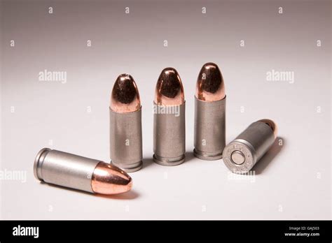 Bundesrepublik 9mm Aluminium Case Munition Stockfotografie - Alamy