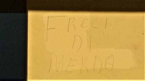 Formia Coppia Gay Vittima Di Omofobia Minacce Scritte E Lanci Di Pietre Contro Casa