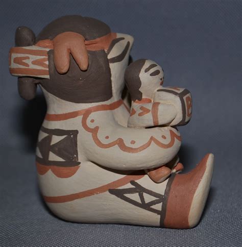 JEMEZ POTTERY STORYTELLER