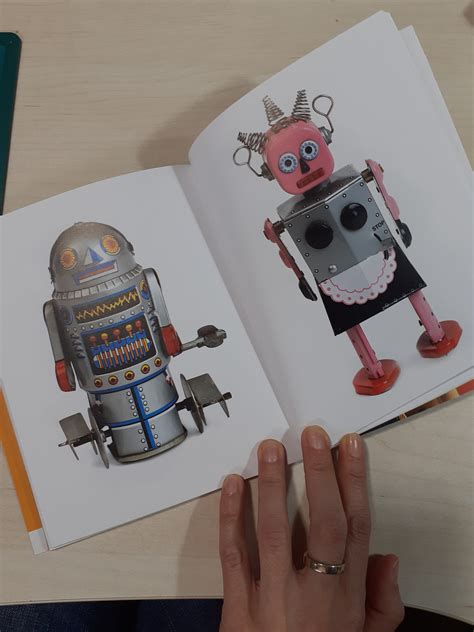 ROBOT BOOK - Your Robots, pedal cars, tin toys and more shop ...!