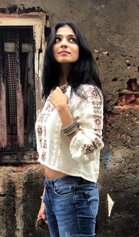 Malavika Mohanan Kollywood Actress T1 30 Hot Navel Photo Indiancelebblog