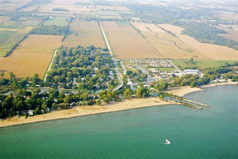 Town of Kingsville Harbour in Kingsville, ON, Canada - harbor Reviews