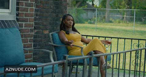 Elizabeth Foxx Nude Aznude