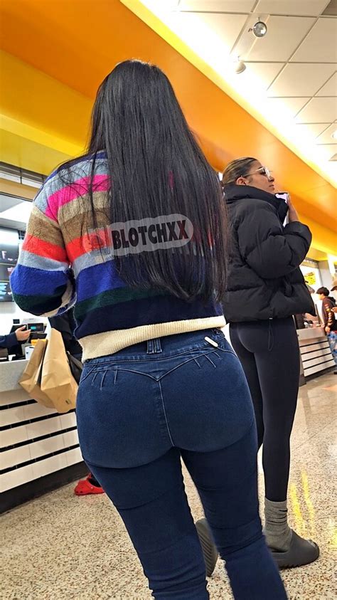 BREATH TAKING MILF ASS OC Tight Jeans Forum