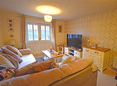 Twyford Close, Fleet - Luff & Wilkin | Property Specialists