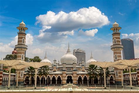 Discovering Kuala Lumpur S Iconic Landmark The Sultan Abdul Samad