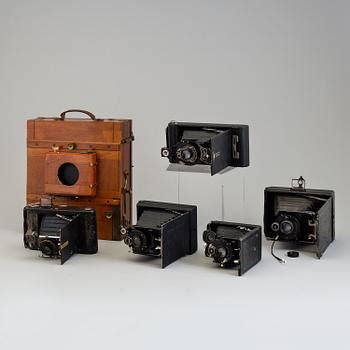 STORFORMATSKAMERA SAMT MINDRE BÄLJKAMEROR sex stycken talets början Bukowskis