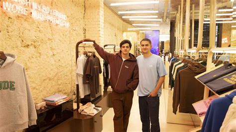 Nude Project La Firma Que Viste A Karol G O Rauw Alejandro Apunta A Bilbao Para Abrir Una Tienda