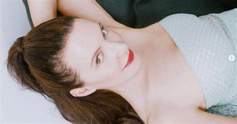 Sao phim Sex and the city tung clip hậu trường hài hước hóa ra dùng sản phẩm này để dưỡng da