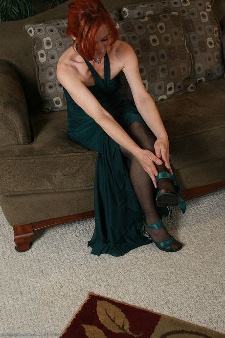 Mature Secretary Maggie Shows Her Big Ass Spreads Her Pussy At Work