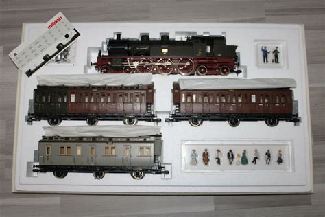 Märklin 5502 Digital Zug Set mit Dampflok T18 und Personenwagen KPEV