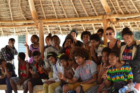 les eleves de eme  college laura boula lifou