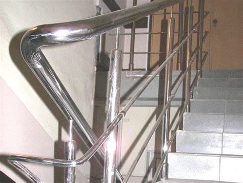Особенности сборки и установки перил из нержавейки