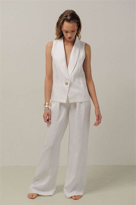 Купить женские жилеты NUDE белый Описание фото цена