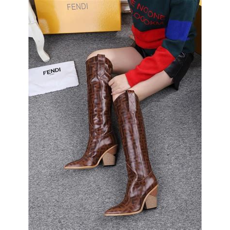 Сапоги казаки женские Fendi модель 121659 по цене 5500р. с доставкой по ...