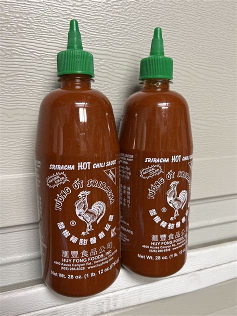 28 Oz Huy Fong Sriracha Hot Chili Sauce ~ 28 Oz Bottles ~ 2 Pack ~ Exp