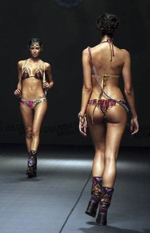 Sfilata Di Bikini A Medellin