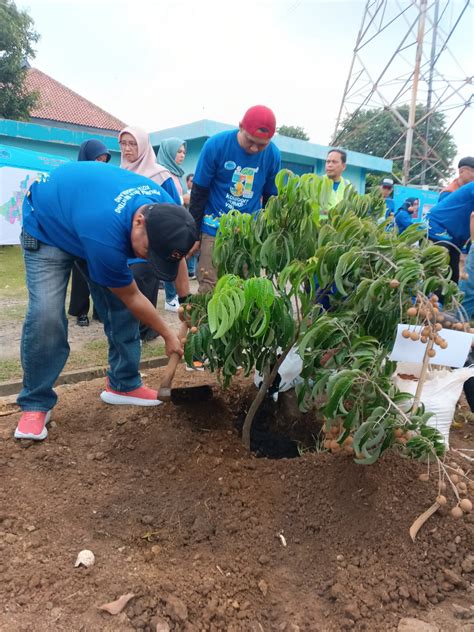 Dlh Dlh Turut Serta Pada Kegiatan Gerakan Tanam Pohon Untuk