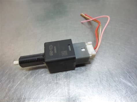Brake light switch Kia Picanto 1.0 12V - 938133S800