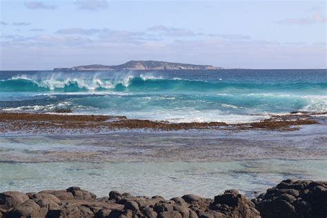 Breaker Before Eclipse Island Free Stock Photo - Public Domain Pictures