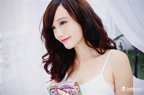 Bộ ảnh song sinh ấn tượng của hot girl Ngoại thương