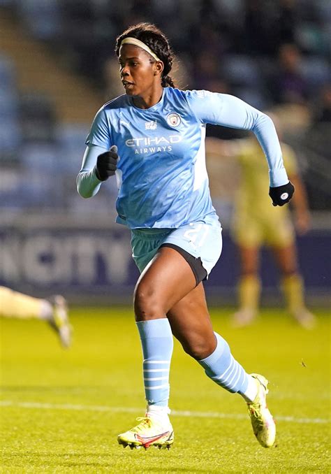 khadija shaw bags brace  manchester city cruise  victory