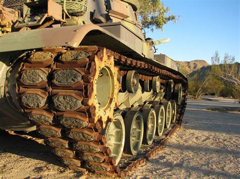 Гусеница танка (43 фото) - красивые картинки и HD фото