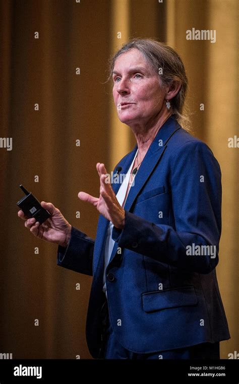 Brigadier General Rhonda Cornum Hi Res Stock Photography And Images Alamy