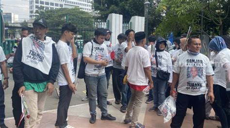 Ribuan Relawan Padati Tugu Proklamasi Yang Tak Pakai Kaos Ganjar