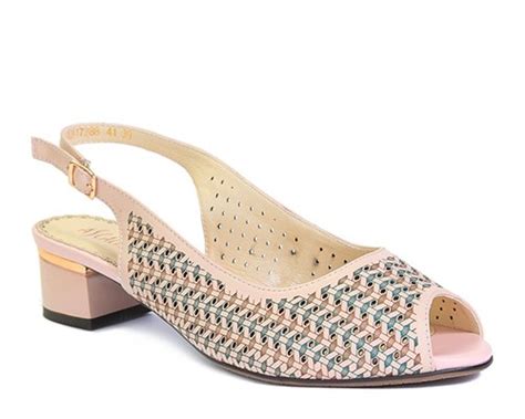 Женская обувь на широкую ногу