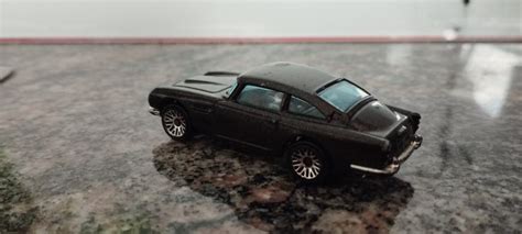 Hot Wheels Aston Martin Db