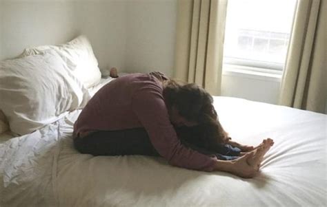 6 Stretches You Should Do Before Getting Out Of Bed To Feel Great All Day Yourhealthbodies