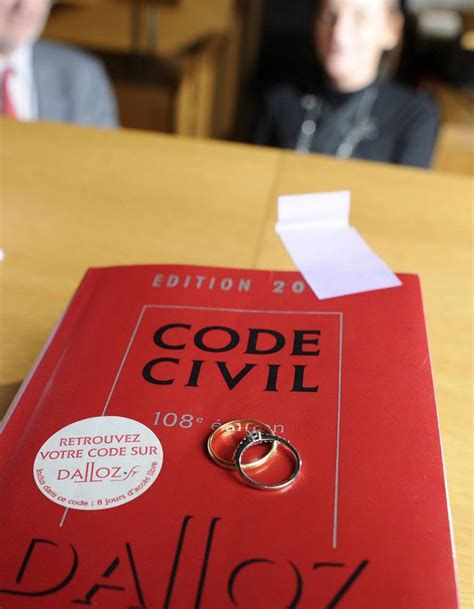 Mariage Gay P Re Et M Re Restent Dans Le Code Civil Elle